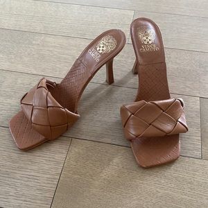 Vince Camuto Brelanie Mule in Barn Brown (Size 9)